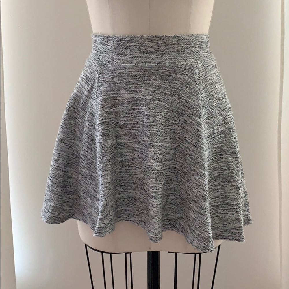 H&M Divided Gray Knit Flare Skirt- Size XS